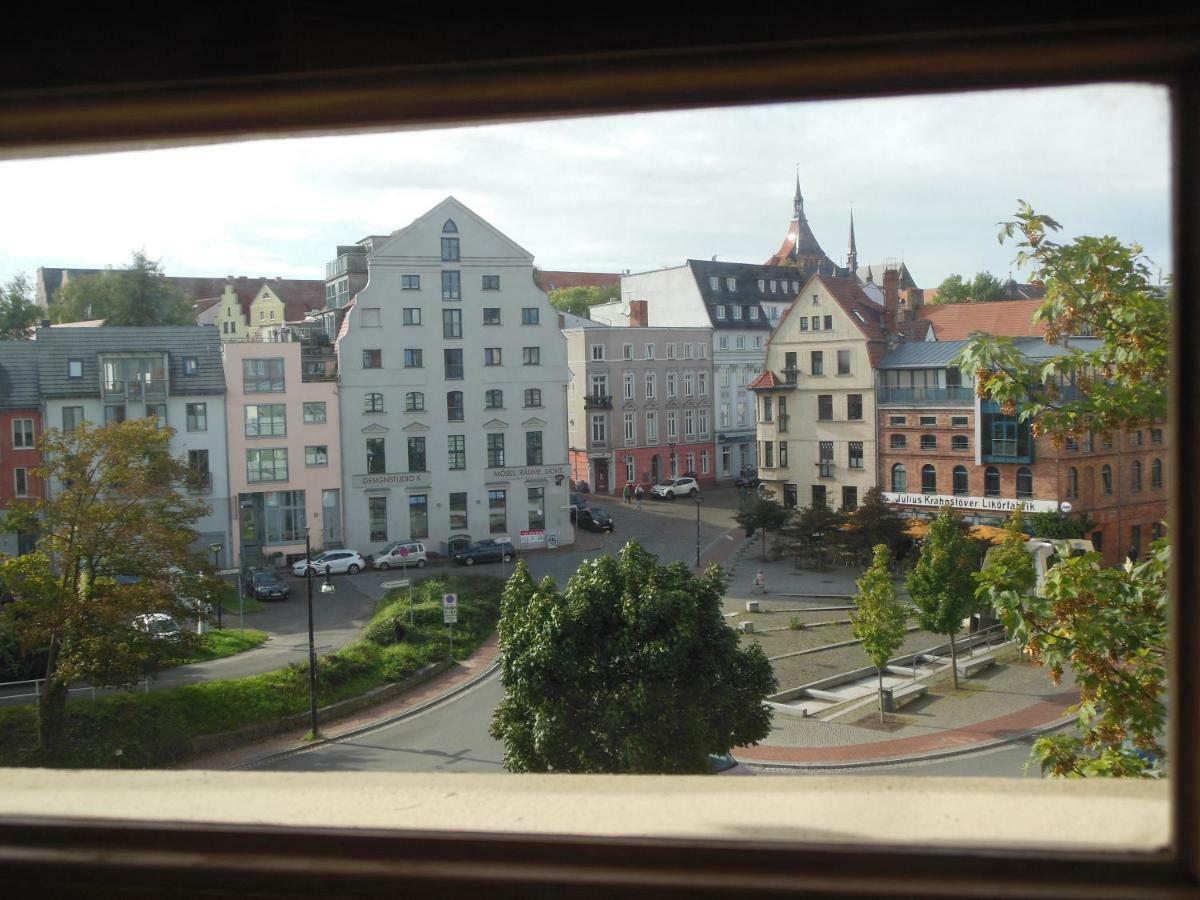 Stadtvilla An Der Viergelindenbruecke Rostock Esterno foto